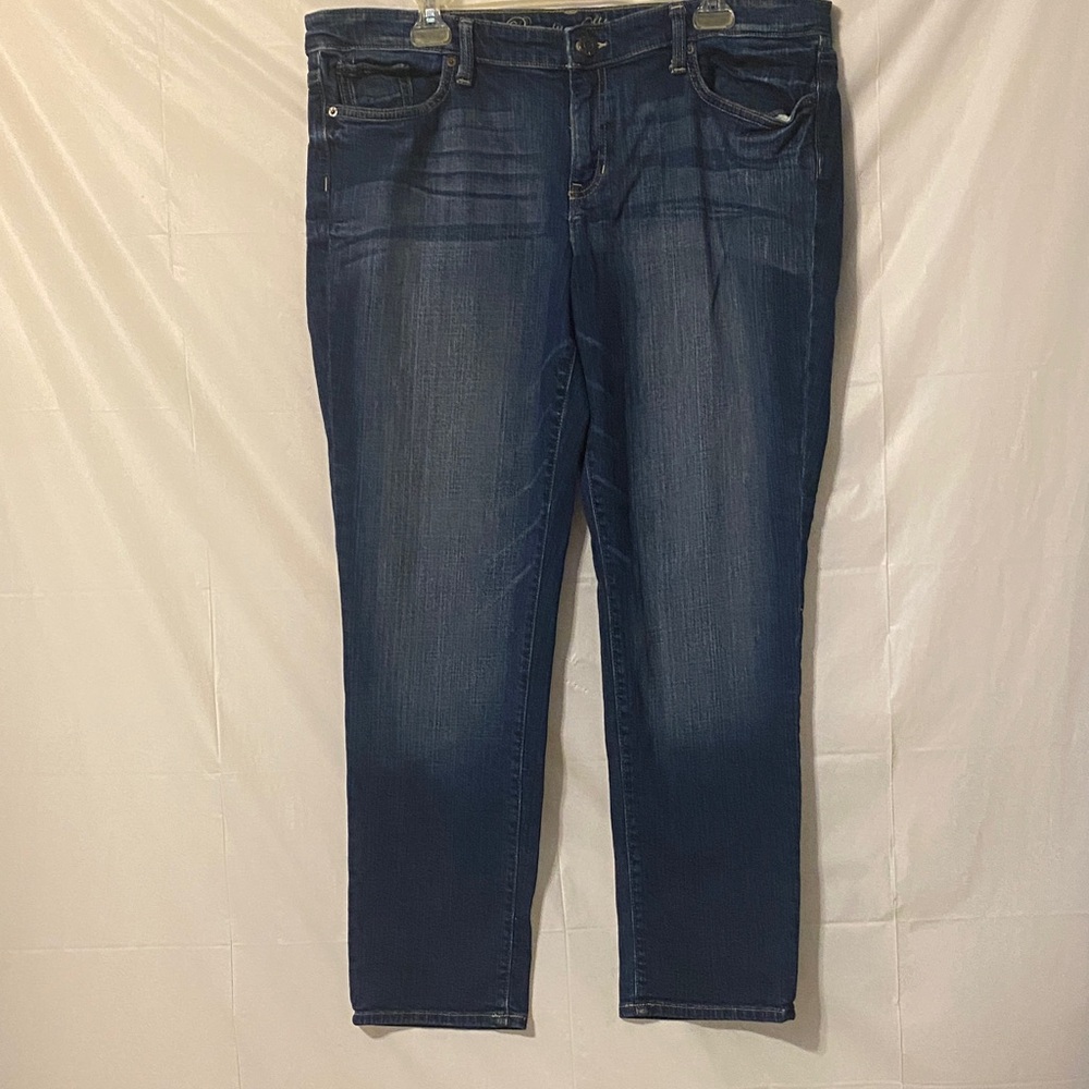 GAP Blue Premium Skinny Jeans. Scuffed on back of leg at the bottom.
